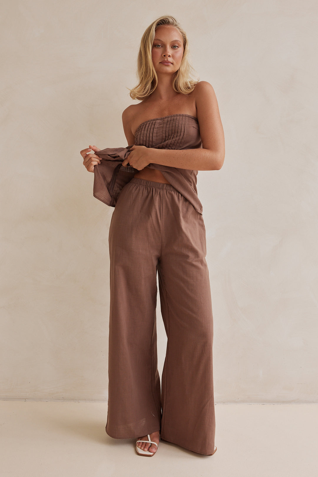Chocolate Brown Linen Co-ord Set – Strapless Pleated Top & Wide-Leg Pants